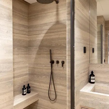 Stunning With Ac - Center Of Appartamento